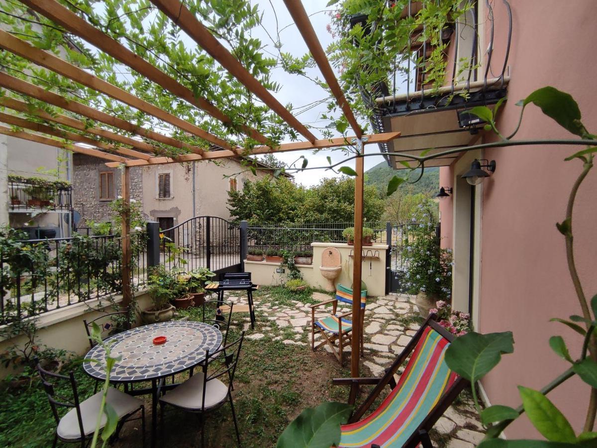 La Bottega Del Fabbro Affitto Breve Villa Contigliano Buitenkant foto