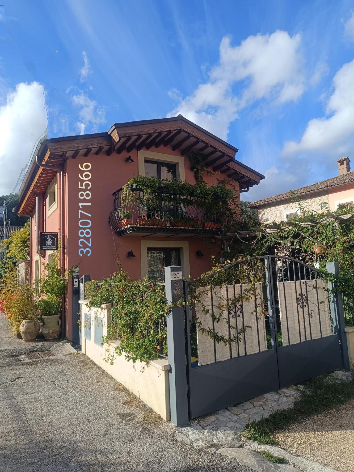 La Bottega Del Fabbro Affitto Breve Villa Contigliano Buitenkant foto